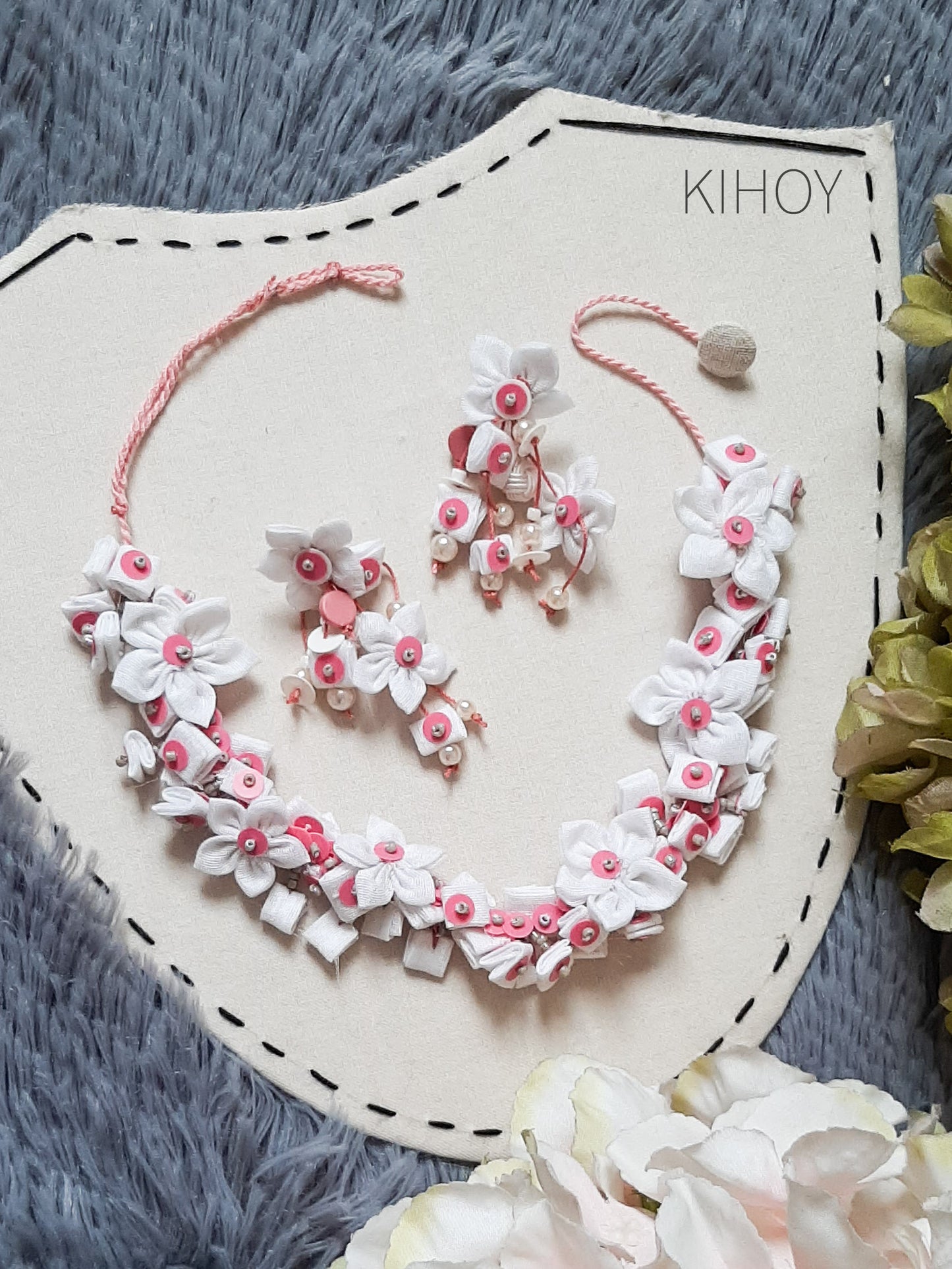 Flora Choker with Earrings