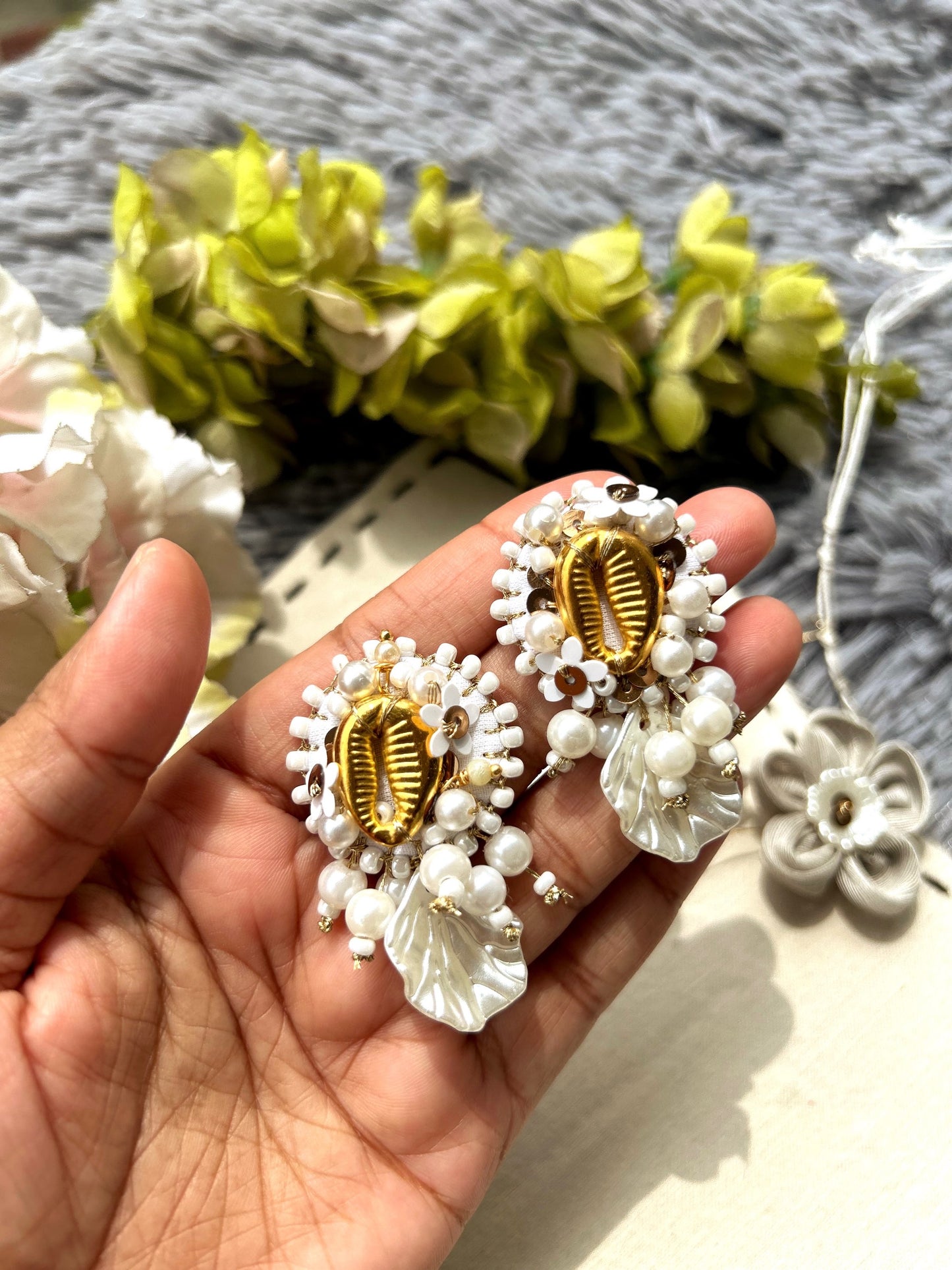 Golden shell Earrings