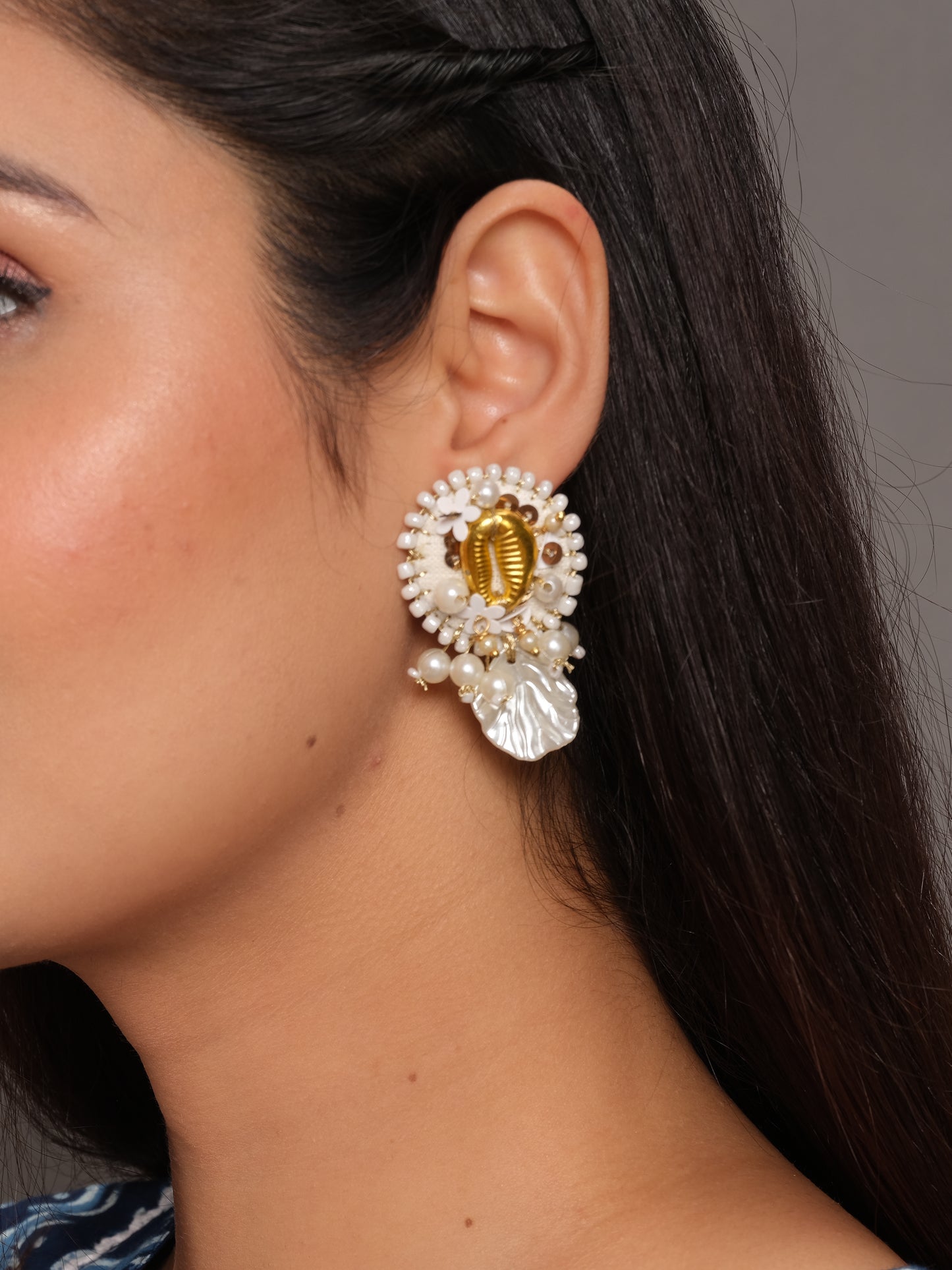 Golden shell Earrings