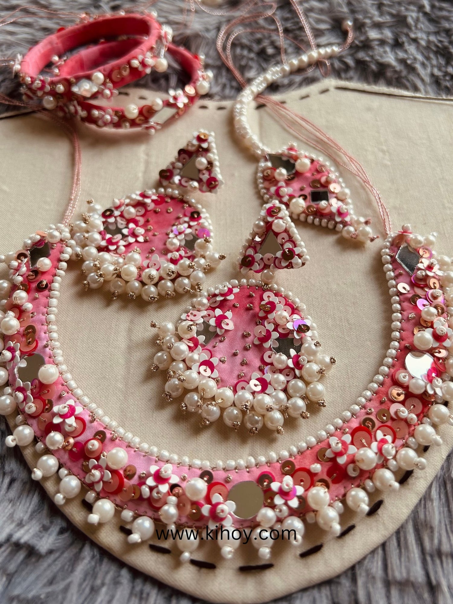 Necklaces That Speak!