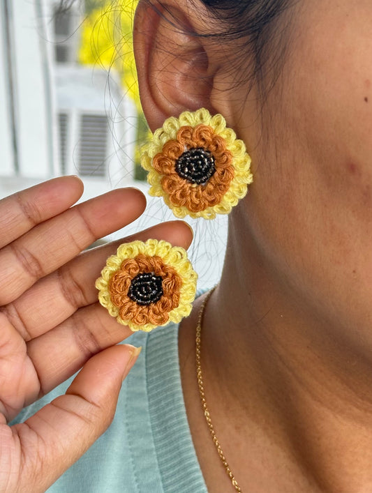 Sunflower stud earrings by kihoy