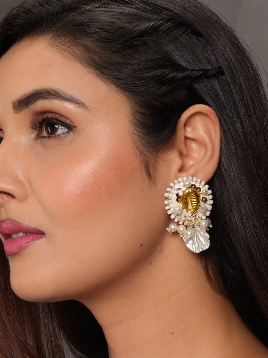 Golden shell Earrings